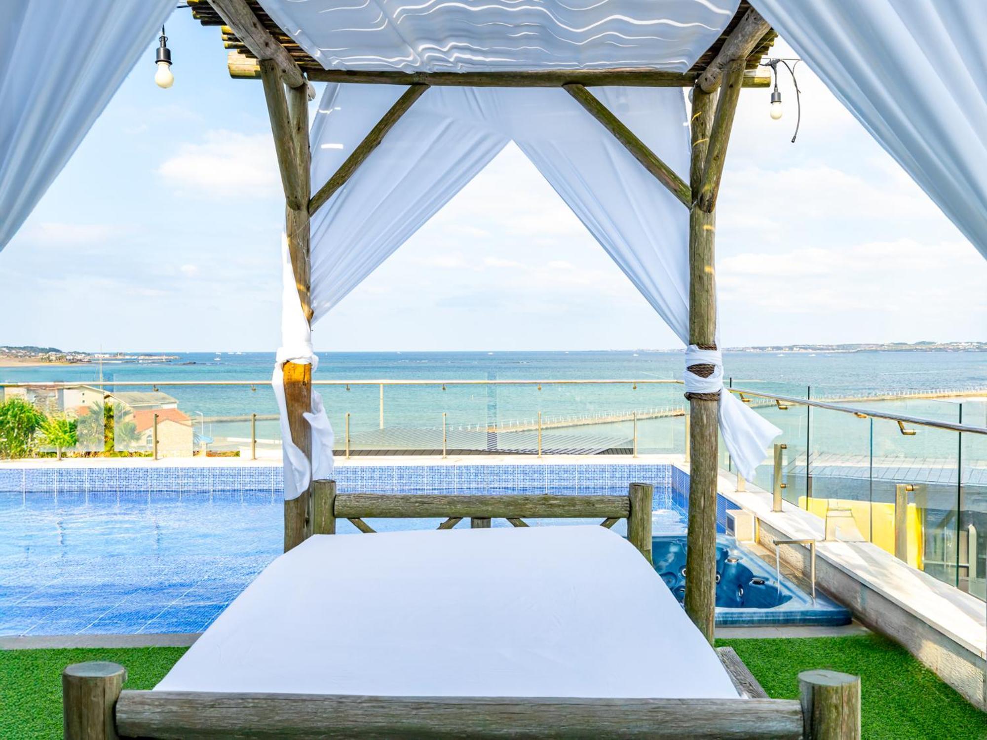 Jeju Attirance Hotel & Poolvilla Сеогвипо Екстериор снимка