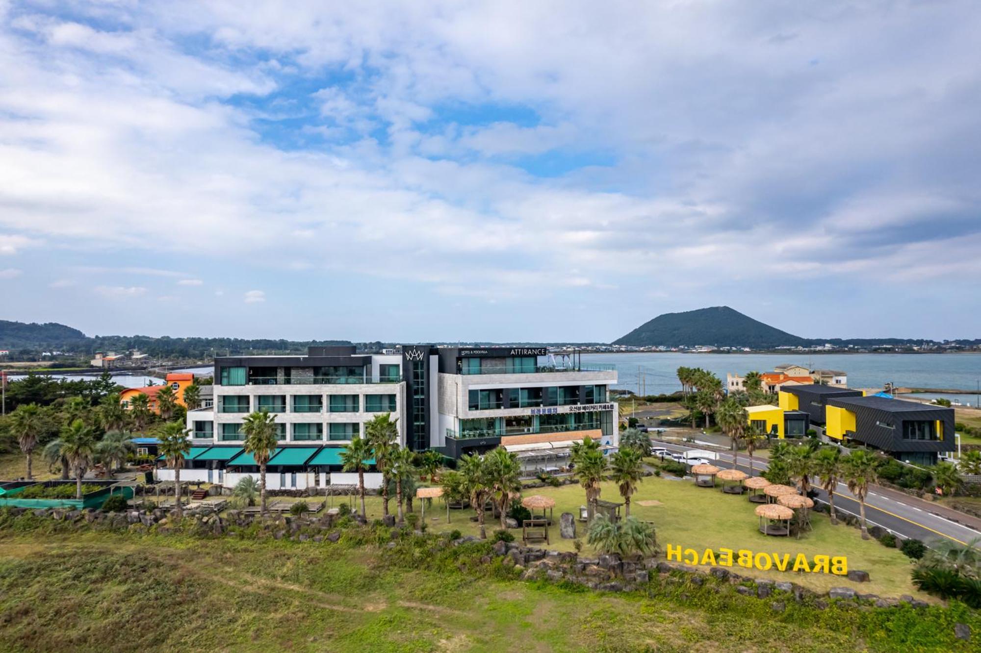 Jeju Attirance Hotel & Poolvilla Сеогвипо Екстериор снимка